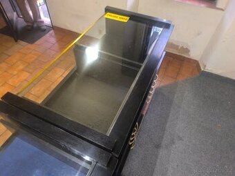 Prodejní stůl (vitrína)