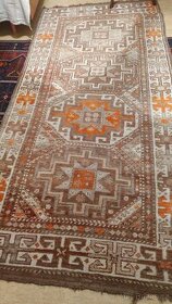 Ručně vázaný koberec