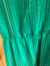 krásné zelené lehké šaty vel. 158 12-13 let