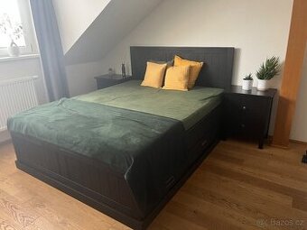 IKEA Hemnes postel a stolky
