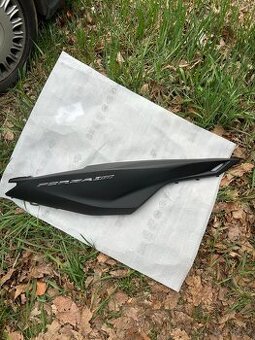 Honda Forza 350 pravý zadní boční plast (83200-K1B-D00ZB)