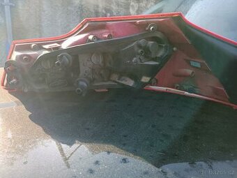 Insignie zadní světlo L - 1