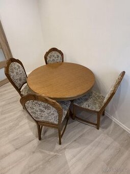 Stůl a 4 židle
