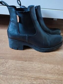 Dámské kožené kotníkové boty