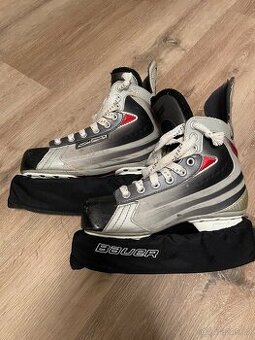 Hokejové brusle Bauer vel.38,5