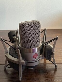 NEUMANN TLM 102 STUDIO + Universal Audio Volt 1