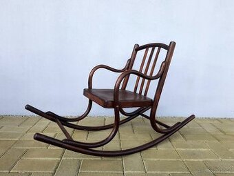 Dětské houpací křeslo THONET po renovaci