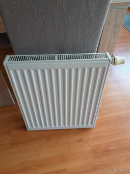 Deskový radiátor