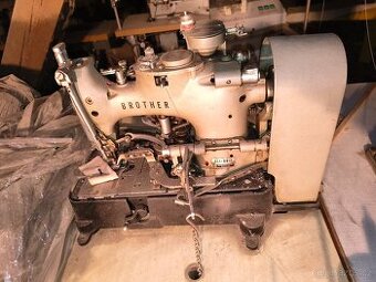 Šicí stroj Brother DL1-B812 s litinovým stolem a manuálem