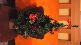 DVA MALÉ VÁNOČNÍ  STROMEČKY