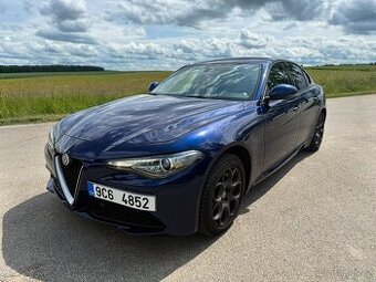Alfa Romeo Giulia stav tachometru: 88 000km top stav