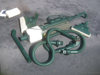 Prodám funkční starší vysavač VORWERK VK 121-stav dle fotek.