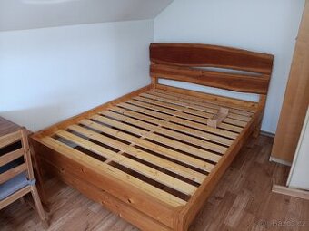 Postel masiv smrk 160cm
