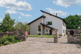 Prodej vily 250m2 s pozemkem 1189m2 ve Velkém Meziříčí