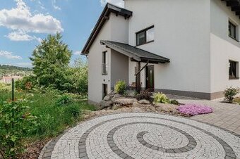 Prodej vily 250m2 s pozemkem 1189m2 ve Velkém Meziříčí