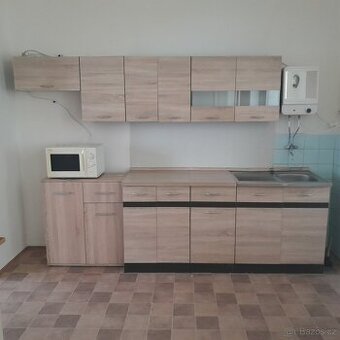 Kuchyň + elektrický ohřívač
