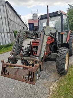 Čelní nakladač Quicke na traktor Zetor