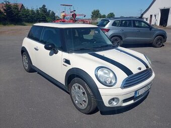 Mini Cooper one 1,4i,16v.