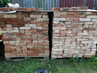 Cihly, Půdovky, stavební kámen