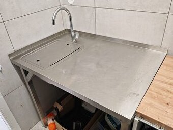 Gastro pracovní dřezy s dřezem