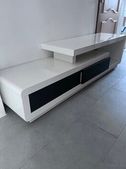 TV skříňka - 1