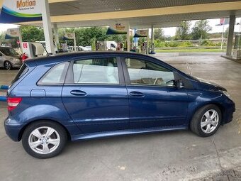 Mercedes-Benz B 180D