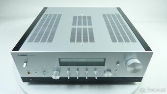 Yamaha R-N2000A špičkový stereo receiver
