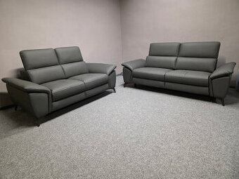 Nová kožená elektricky polohovací sedačka DANAE