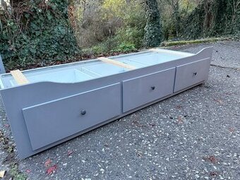 Rozkládací postel IKEA Hemnes se 2 matracemi