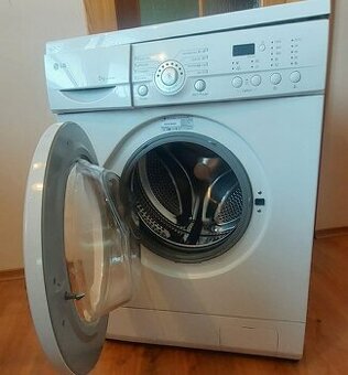 Zánovní pračka LG