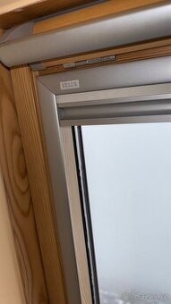 Rolety DKL na střešní okna Velux