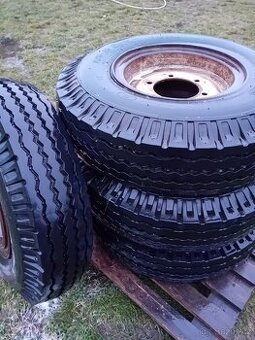 Pneu 8,25-15 4 kusy nafoukané s diskem