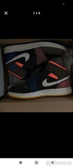 Nike air jordan 1 mid