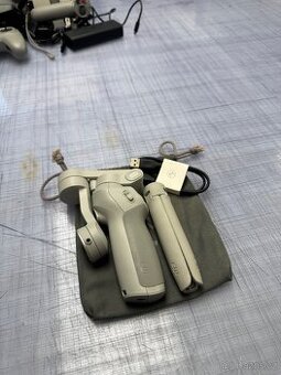 DJI Osmo Mobile 4 – téměř nepoužívaný, jako nový