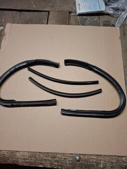 Gumy výklopných okýnek Škoda Spartak, Octavia