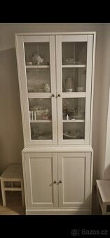 Havsta sestava s prosklenýni dvířky Ikea
