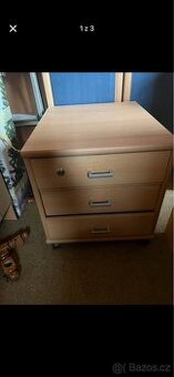 Kancelářský stolek