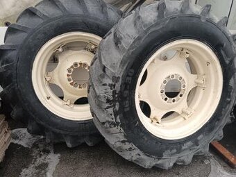 16,9-30 Dvě obutá kola Zetor