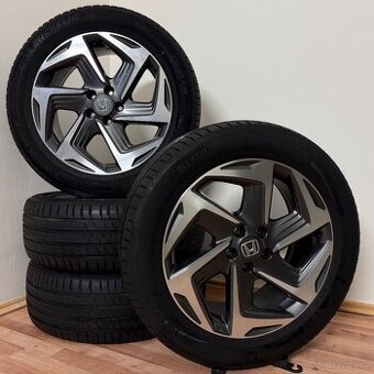 HONDA CR-V 5 5x114,3 R19 ET45+LETNÍ 235/55R19 7,5mm
