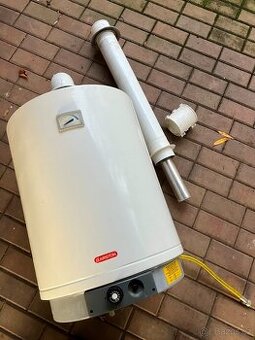 Závěsný plynový ohřívač vody Ariston , objem 80 litrů