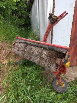 Prodám zametací kartáč