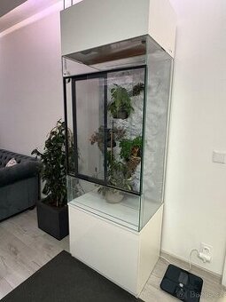 Skleněné terárium 70x50x120 s 3D pozadím + skrinka