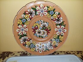 Prodám keramický, malovaný závěsný talíř.