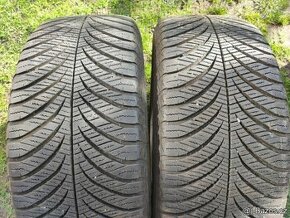 2 celoroční pneumatiky Goodyear 235/50/18 - 1