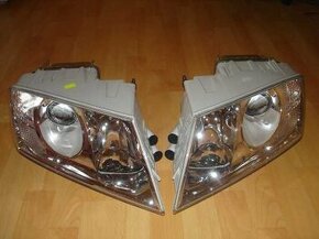 Přední xenonové světlomety Škoda Octavia 2