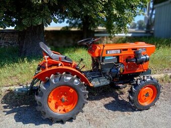 Japonský traktor Kubota B6001D, profesionální repas