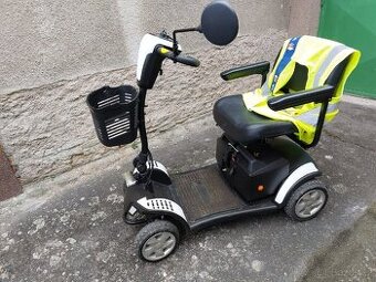 Čtyřkolový elektrický vozík pro seniory