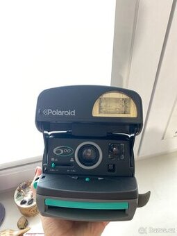 Polaroid 600 close up