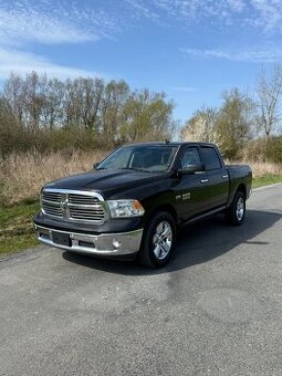 Dodge RAM 1500 5.7 HEMI--2017--4x4--tažné 3.5t--130.000km