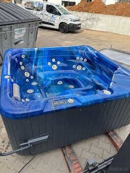 Virivka USA Dimenzion spa drzak krytu.